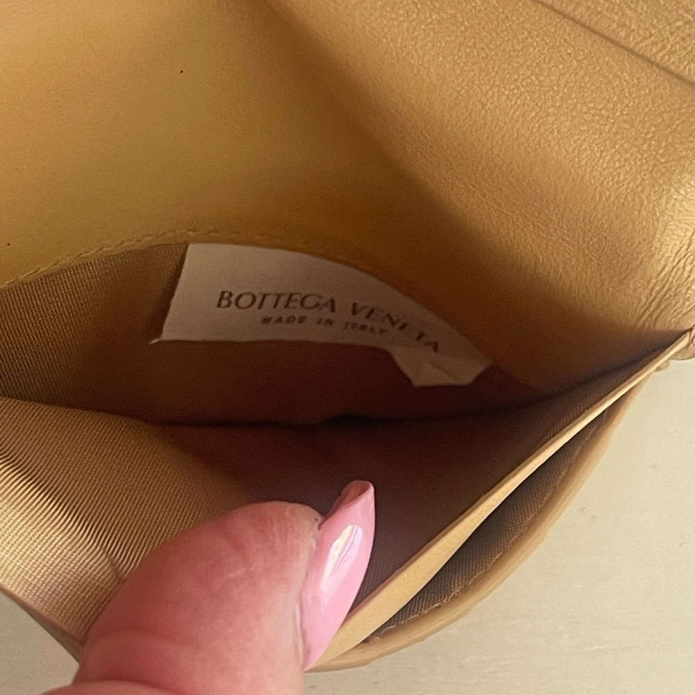 Bottega Veneta Intrecciato Pale Brown Leather Wallet w/ Chain & Dust Bag - Picture 9 of 16
